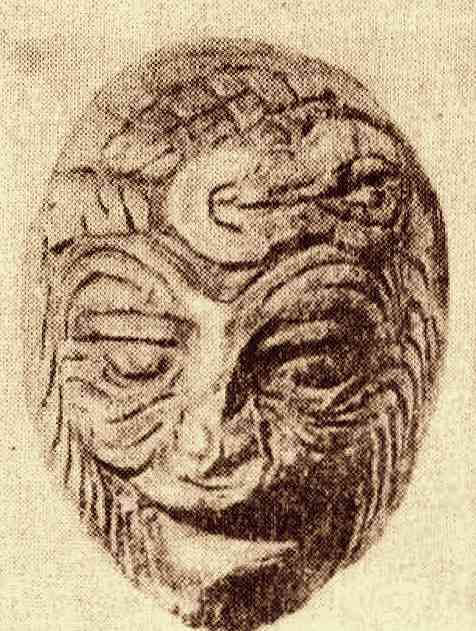 Стилизованная глиняная маска