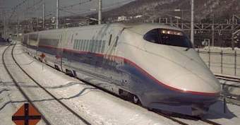 Пассажирский экспресс поезд E2 Японии